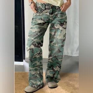 Flamingals Camo Mid Rise Straight Leg Jeans Size Extra Small NWT